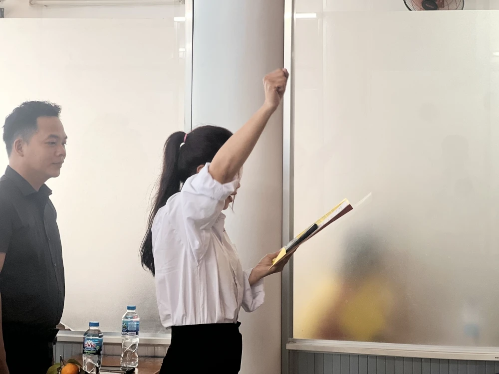 Lễ Kết Nạp Đảng Viên Mới 2025 – Trường Trung Cấp Đại Việt TP Cần Thơ