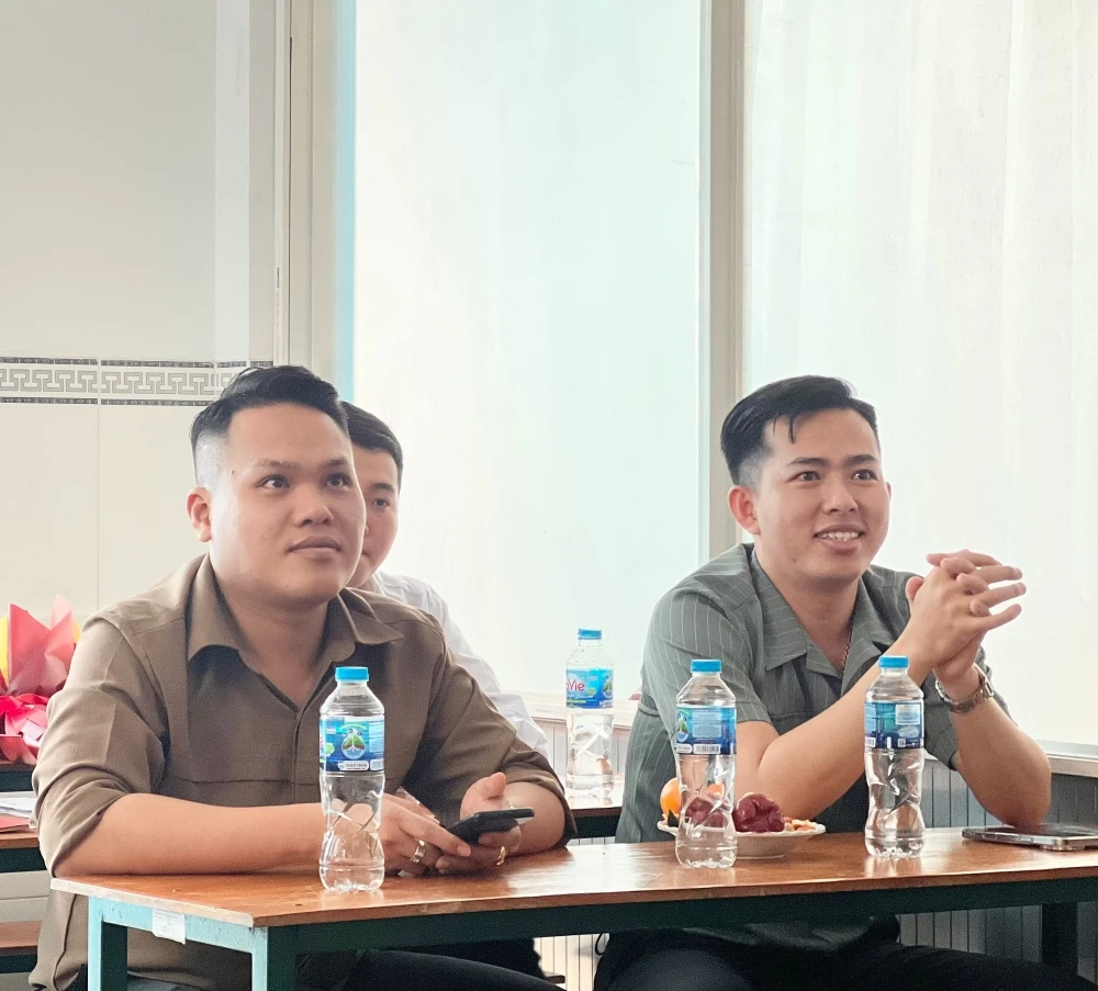 Lễ Kết Nạp Đảng Viên Mới 2025 – Trường Trung Cấp Đại Việt TP Cần Thơ