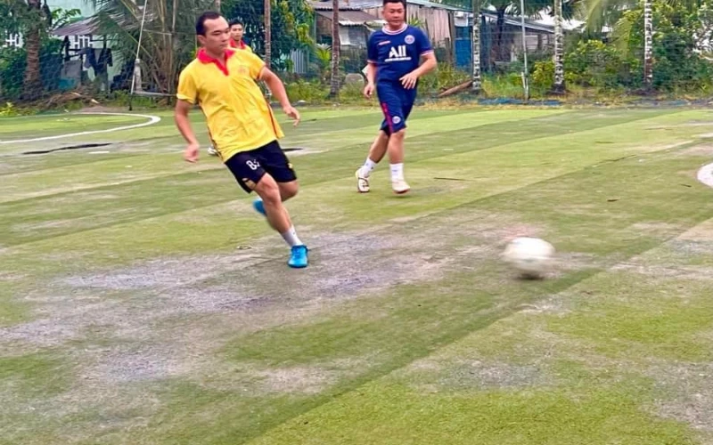 Giao lưu bóng đá giữa sinh viên Đại Việt và đoàn viên Minh Thuận sau Chiến dịch Mùa hè xanh 2023