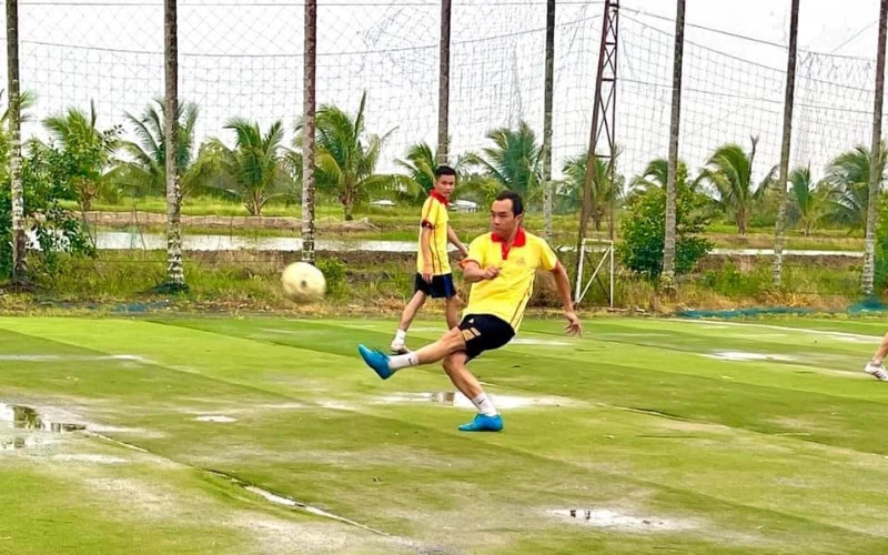 Giao lưu bóng đá giữa sinh viên Đại Việt và đoàn viên Minh Thuận sau Chiến dịch Mùa hè xanh 2023