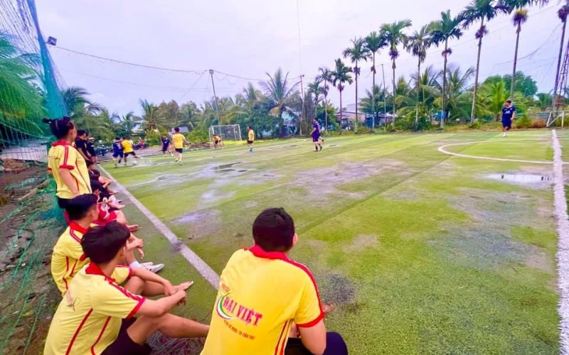 Giao lưu bóng đá giữa sinh viên Đại Việt và đoàn viên Minh Thuận sau Chiến dịch Mùa hè xanh 2023