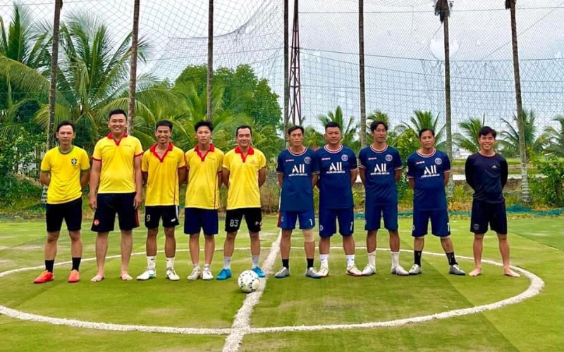 Giao lưu bóng đá giữa sinh viên Đại Việt và đoàn viên Minh Thuận sau Chiến dịch Mùa hè xanh 2023