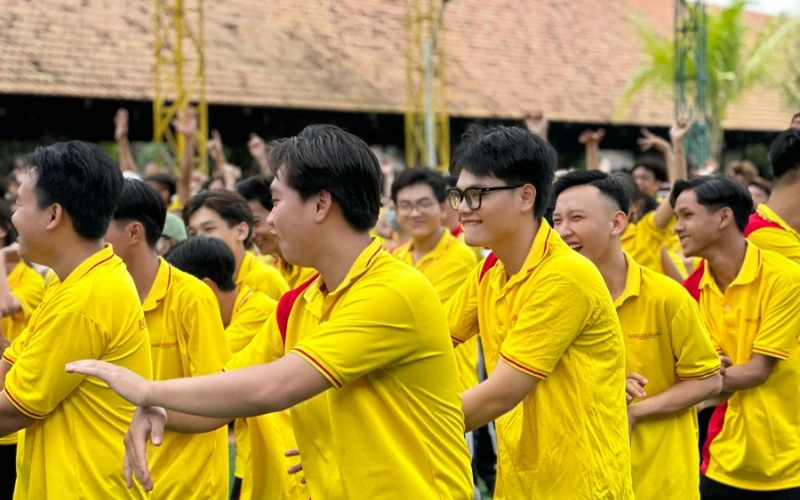 Chương Trình Chào Tân Sinh Viên Đại Việt 2023 | Đại Việt Cần Thơ
