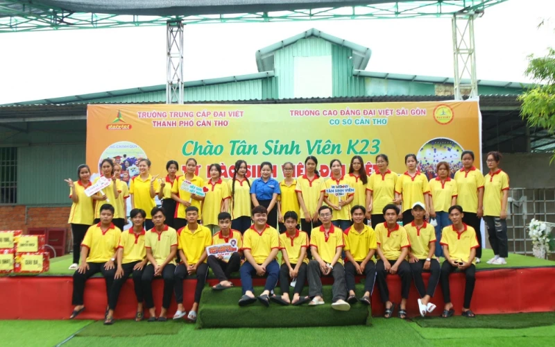 Chương Trình Chào Tân Sinh Viên Đại Việt 2023 | Đại Việt Cần Thơ