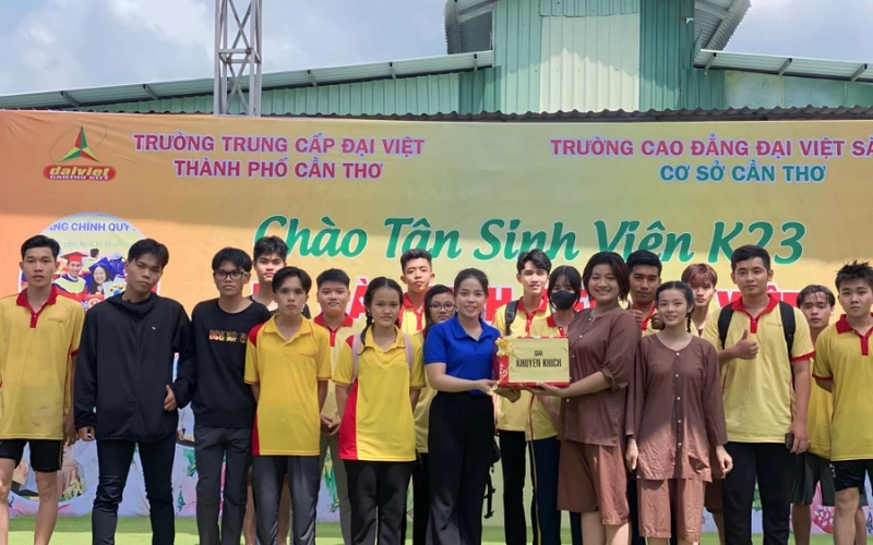 Chương Trình Chào Tân Sinh Viên Đại Việt 2023 | Đại Việt Cần Thơ