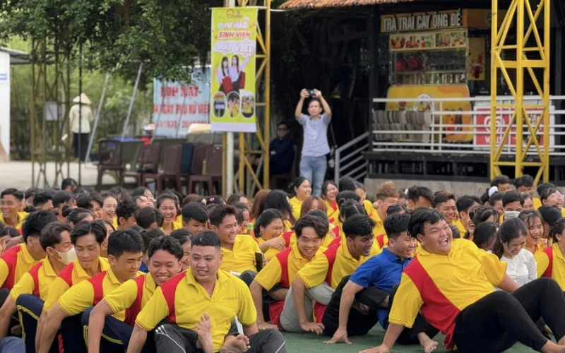 Chương Trình Chào Tân Sinh Viên Đại Việt 2024 | Đại Việt Cần Thơ