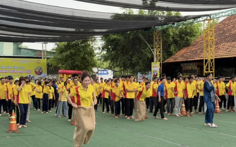 Chương Trình Chào Tân Sinh Viên Đại Việt 2024 | Đại Việt Cần Thơ