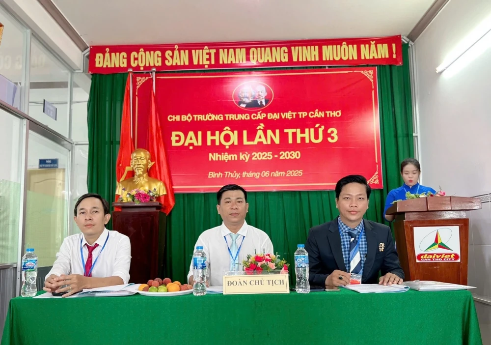 Đại hội Chi bộ lần III Trường Trung Cấp Đại Việt TP Cần Thơ 2025–2030