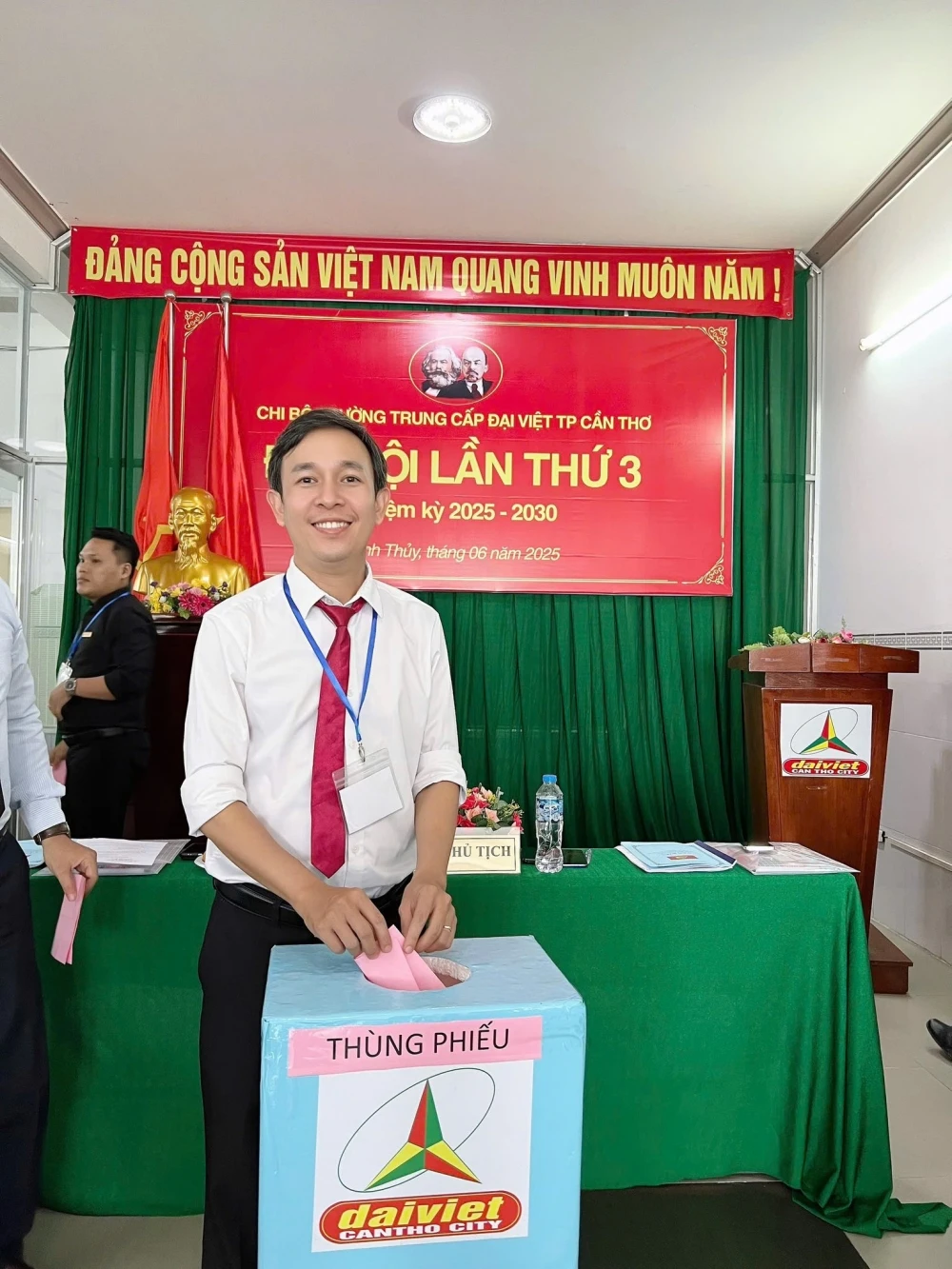 Đại hội Chi bộ lần III Trường Trung Cấp Đại Việt TP Cần Thơ 2025–2030