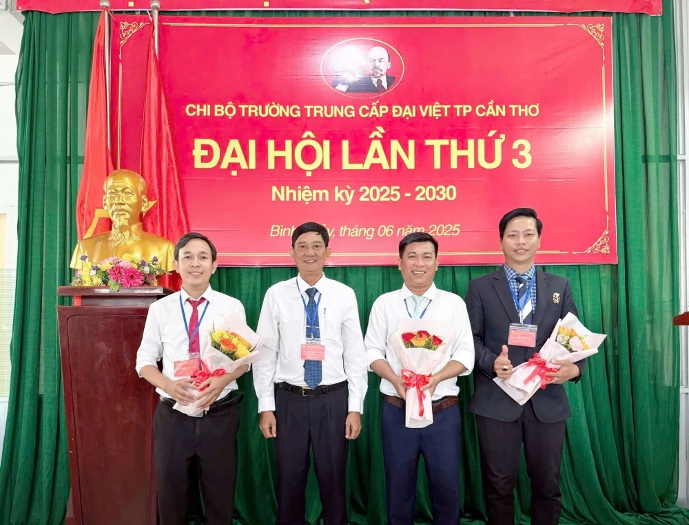 Đại hội Chi bộ lần III Trường Trung Cấp Đại Việt TP Cần Thơ 2025–2030