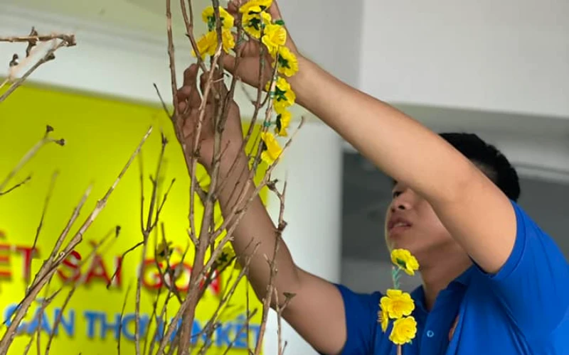 Tuổi Trẻ Là Mùa Xuân Của Xã Hội - Đoàn Viên Trường Cao Đẳng Đại Việt Sài Gòn Cơ Sở Cần Thơ