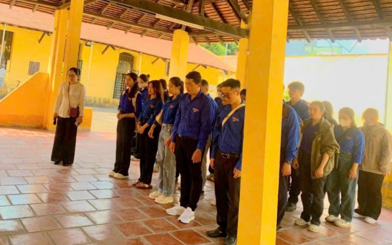 Hành Trình Về Nguồn Của Sinh Viên Trường Trung Cấp Đại Việt TP. Cần Thơ Tại Khám Lớn