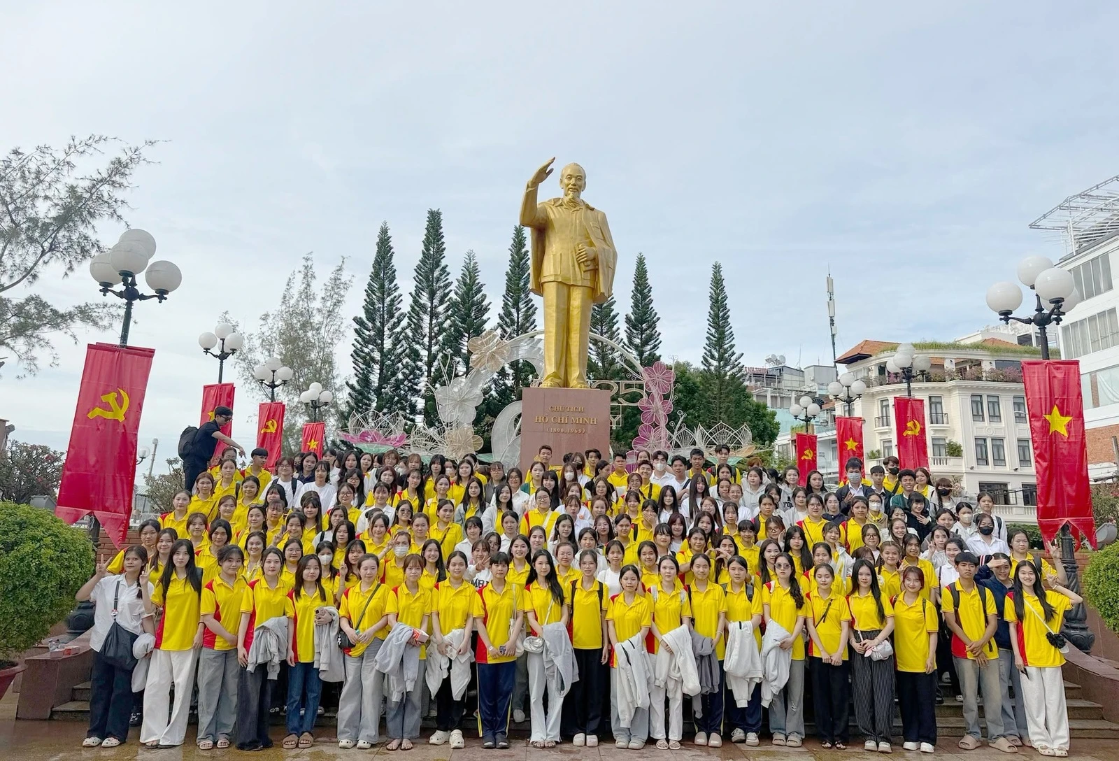 HỌC HẾT MÌNH, CHÁY HẾT SỨC CÙNG THANH XUÂN ĐẠI VIỆT!