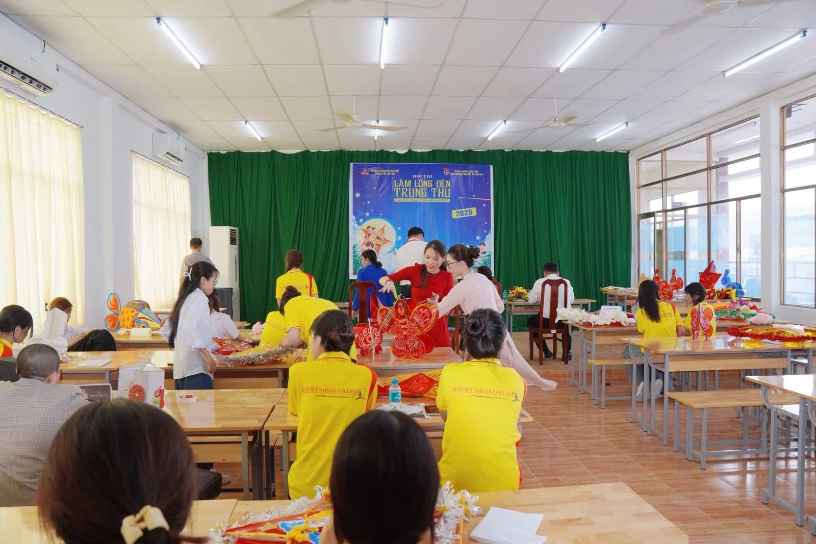 HỘI THI LÀM LỒNG ĐÈN TRUNG THU - CHỦ ĐỀ: TRUNG THU CHO EM