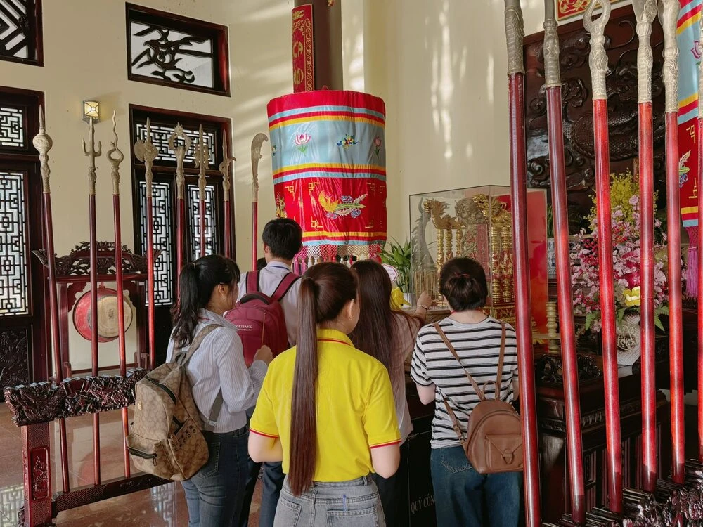 Khoảnh Khắc Trang Nghiêm Tại Khu Tưởng Niệm Thủ Khoa Bùi Hữu Nghĩa