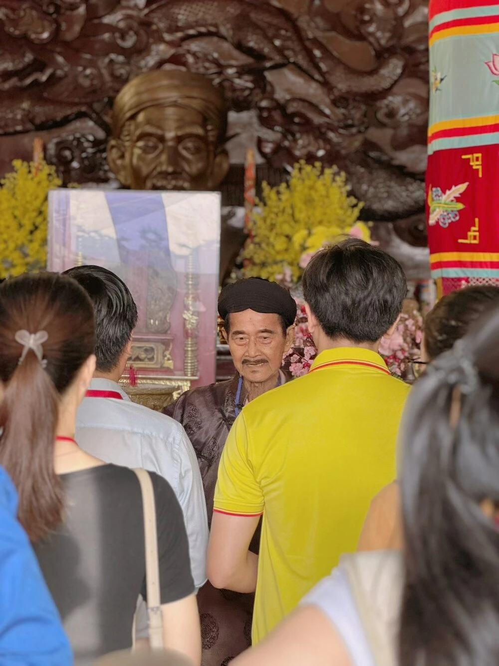 Khoảnh Khắc Trang Nghiêm Tại Khu Tưởng Niệm Thủ Khoa Bùi Hữu Nghĩa