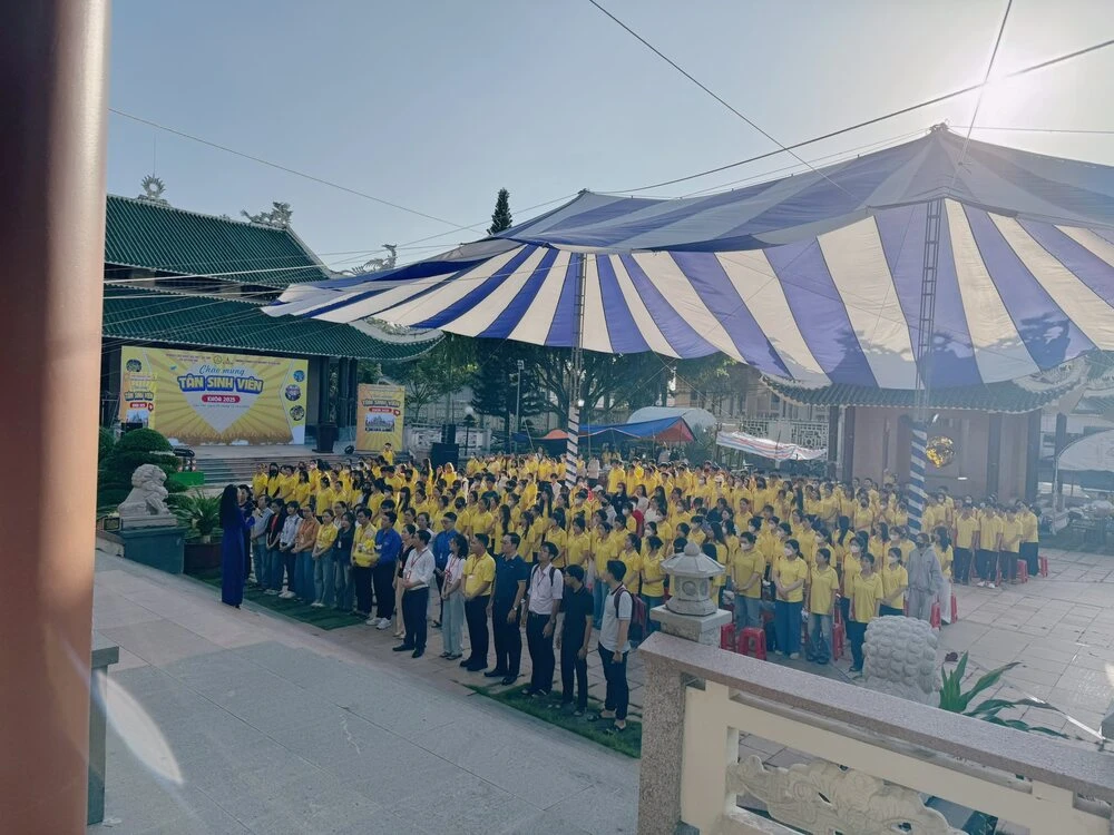 Khoảnh Khắc Trang Nghiêm Tại Khu Tưởng Niệm Thủ Khoa Bùi Hữu Nghĩa