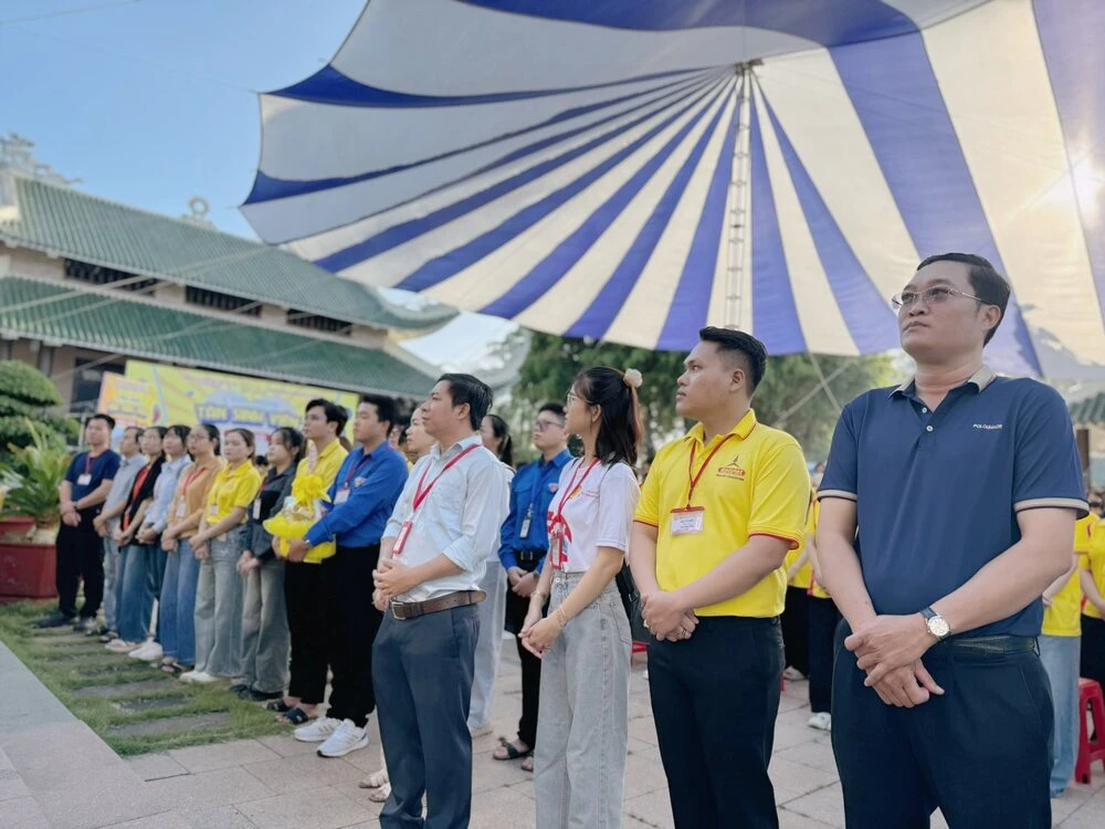 Khoảnh Khắc Trang Nghiêm Tại Khu Tưởng Niệm Thủ Khoa Bùi Hữu Nghĩa