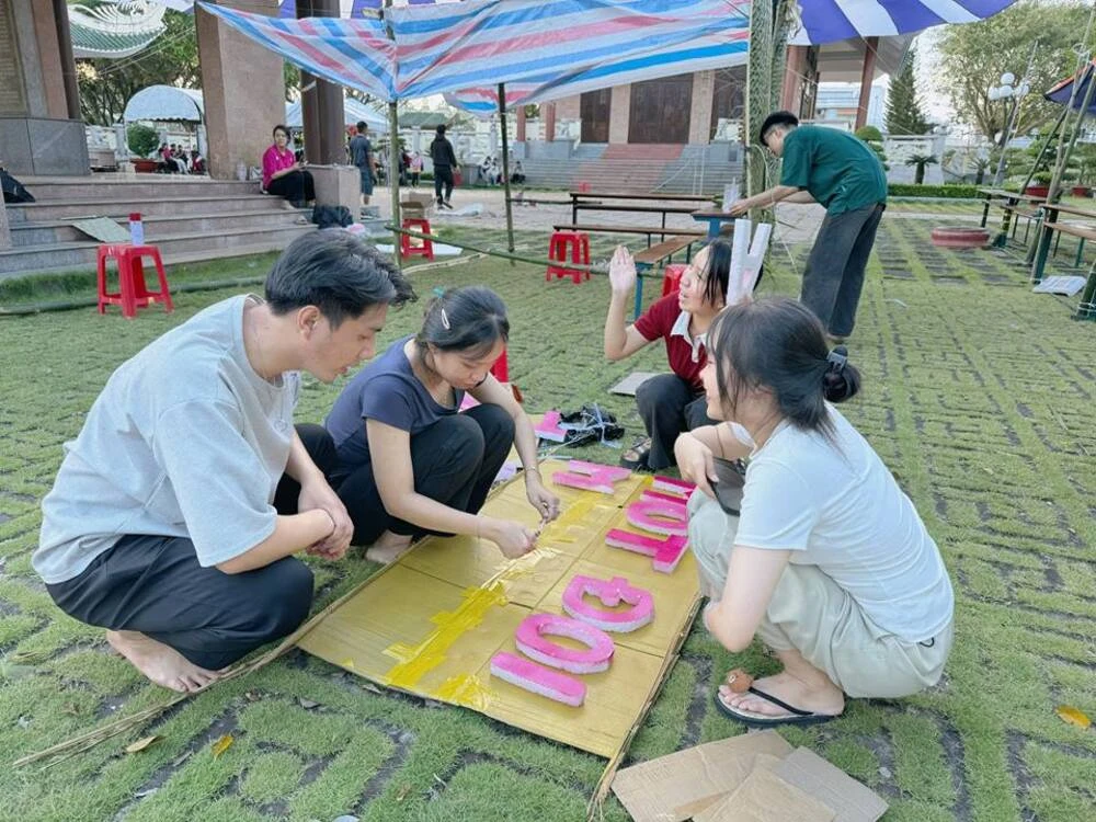 Không Khí Trước Giờ G – Chào Đón Tân Sinh Viên 2025 Đại Việt Cần Thơ