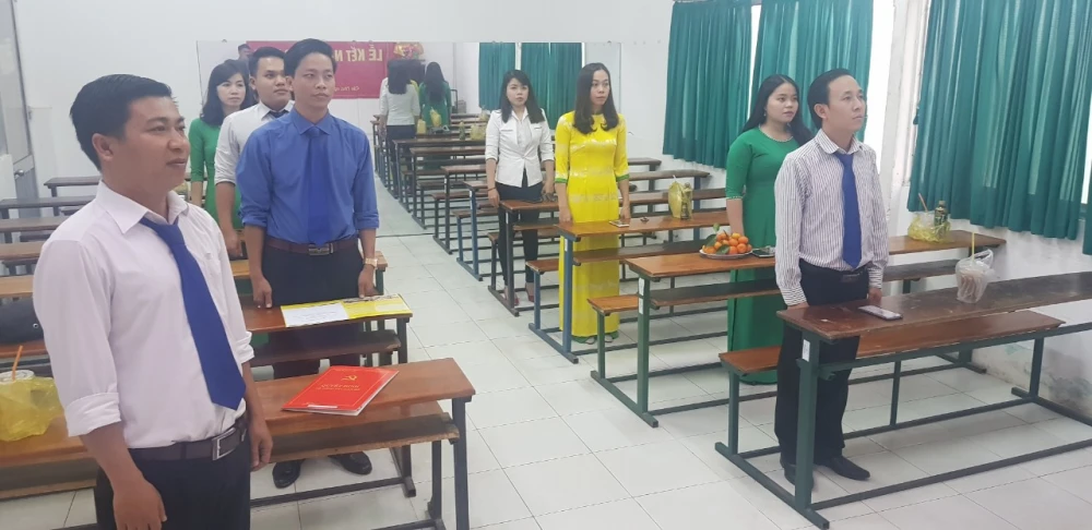 Lễ Kết Nạp Đảng Viên Mới 2021 | Trường Trung Cấp Đại Việt Tp Cần Thơ