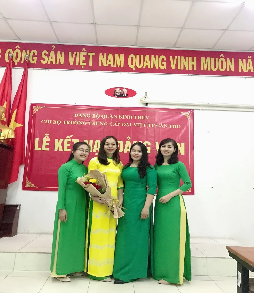 Lễ Kết Nạp Đảng Viên Mới 2021 | Trường Trung Cấp Đại Việt Tp Cần Thơ