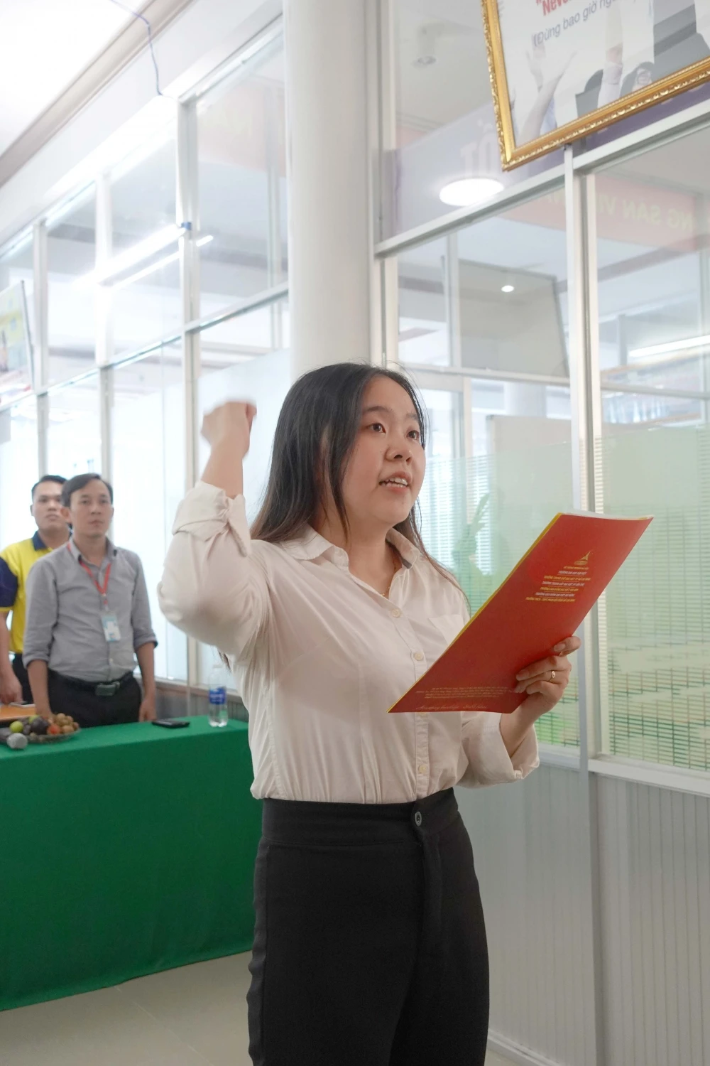 Lễ Kết Nạp Đảng Viên Mới tại Trường Trung Cấp Đại Việt Tp Cần Thơ Ngày 30/7/2024