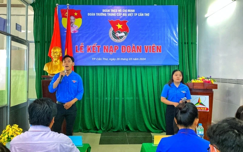 Lễ Kết Nạp Đoàn Viên Mới 2024 - Trường Cao Đẳng Đại Việt Sài Gòn Cơ Sở Cần Thơ