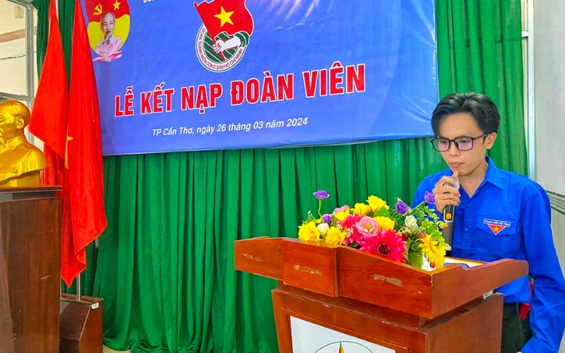 Lễ Kết Nạp Đoàn Viên Mới 2024 - Trường Cao Đẳng Đại Việt Sài Gòn Cơ Sở Cần Thơ