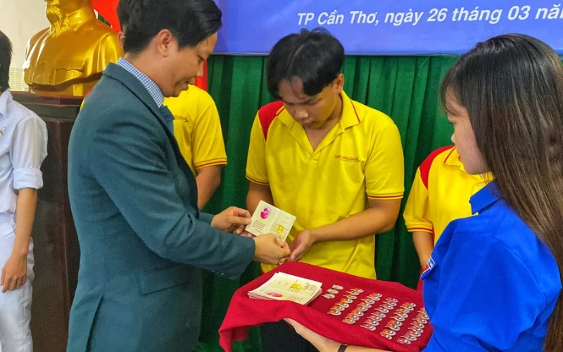 Lễ Kết Nạp Đoàn Viên Mới 2024 - Trường Cao Đẳng Đại Việt Sài Gòn Cơ Sở Cần Thơ