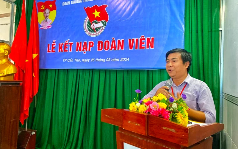 Lễ Kết Nạp Đoàn Viên Mới 2024 - Trường Cao Đẳng Đại Việt Sài Gòn Cơ Sở Cần Thơ