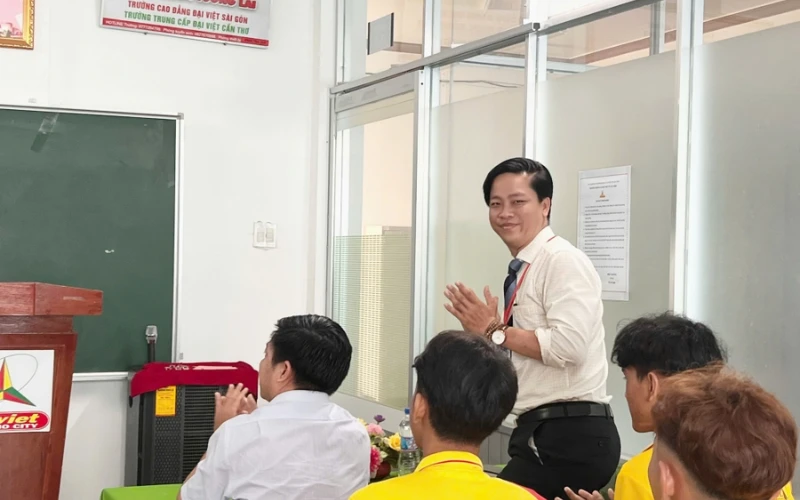 Lễ Kết Nạp Đoàn Viên 2025 – Trường Trung Cấp Đại Việt TP. Cần Thơ