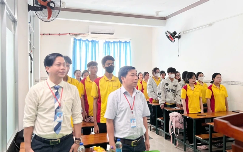 Lễ Kết Nạp Đoàn Viên 2025 – Trường Trung Cấp Đại Việt TP. Cần Thơ