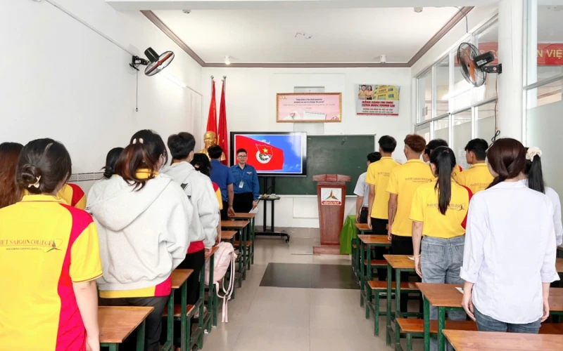 Lễ Kết Nạp Đoàn Viên 2025 – Trường Trung Cấp Đại Việt TP. Cần Thơ