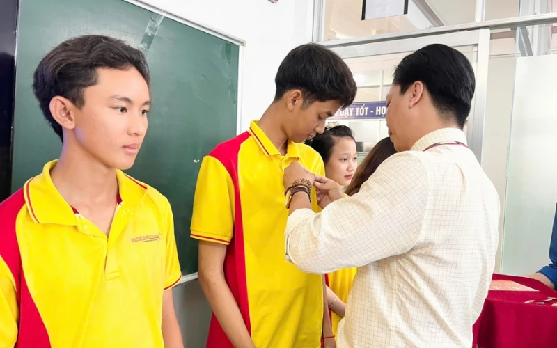 Lễ Kết Nạp Đoàn Viên 2025 – Trường Trung Cấp Đại Việt TP. Cần Thơ