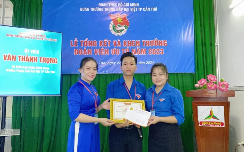 Lễ Tổng Kết & Khen Thưởng Đoàn Viên Ưu Tú 2023 - Trường Cao Đẳng Đại Việt Sài Gòn Cơ Sở Cần Thơ