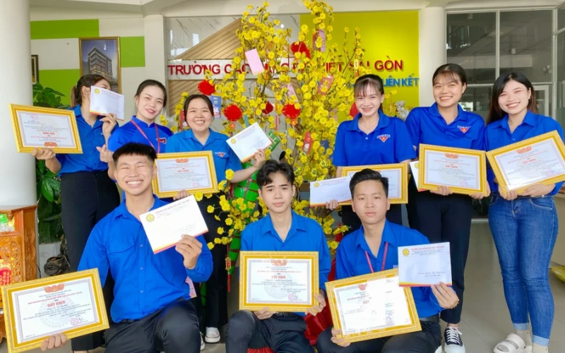 Lễ Tổng Kết & Khen Thưởng Đoàn Viên Ưu Tú 2023 - Trường Cao Đẳng Đại Việt Sài Gòn Cơ Sở Cần Thơ