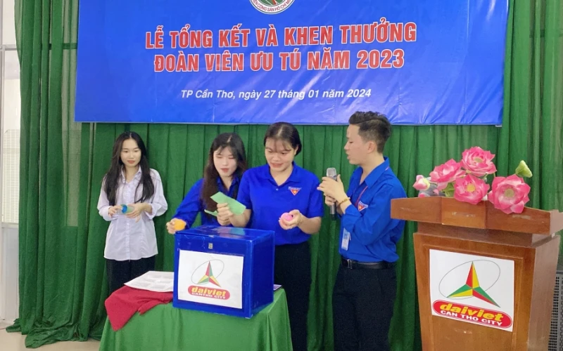 Lễ Tổng Kết & Khen Thưởng Đoàn Viên Ưu Tú 2023 - Trường Cao Đẳng Đại Việt Sài Gòn Cơ Sở Cần Thơ