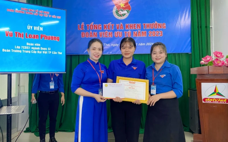 Lễ Tổng Kết & Khen Thưởng Đoàn Viên Ưu Tú 2023 - Trường Cao Đẳng Đại Việt Sài Gòn Cơ Sở Cần Thơ