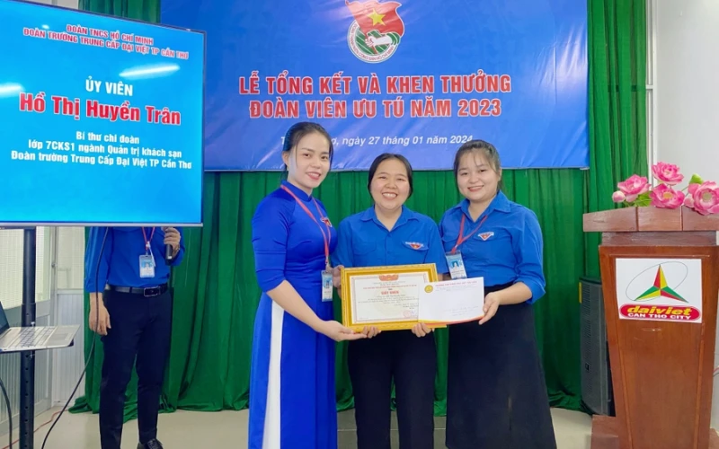 Lễ Tổng Kết & Khen Thưởng Đoàn Viên Ưu Tú 2023 - Trường Cao Đẳng Đại Việt Sài Gòn Cơ Sở Cần Thơ