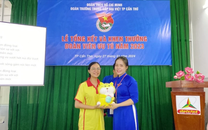 Lễ Tổng Kết & Khen Thưởng Đoàn Viên Ưu Tú 2023 - Trường Cao Đẳng Đại Việt Sài Gòn Cơ Sở Cần Thơ