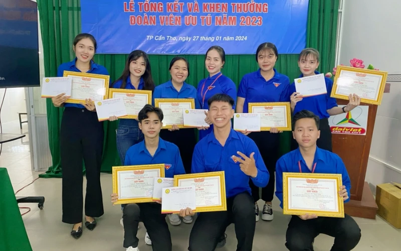 Lễ Tổng Kết & Khen Thưởng Đoàn Viên Ưu Tú 2023 - Trường Cao Đẳng Đại Việt Sài Gòn Cơ Sở Cần Thơ