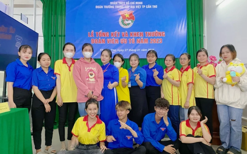 Lễ Tổng Kết & Khen Thưởng Đoàn Viên Ưu Tú 2023 - Trường Cao Đẳng Đại Việt Sài Gòn Cơ Sở Cần Thơ