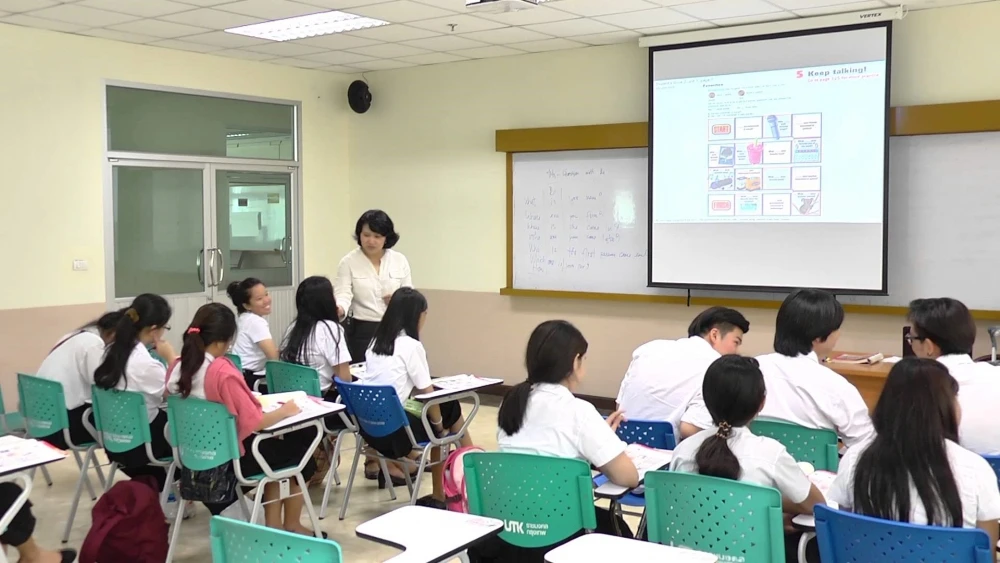 Vai trò của Máy Chiếu Trong Giảng Dạy và Giáo Dục Hiện Đại