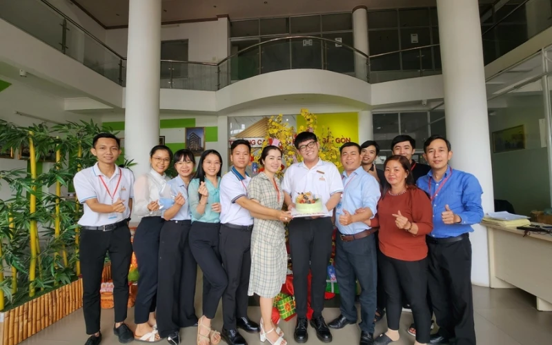 Mừng Sinh Nhật Cán Bộ, Nhân Viên & Người Lao Động – Văn Hóa Đẹp Tại Trường Trung Cấp Đại Việt TP Cần Thơ