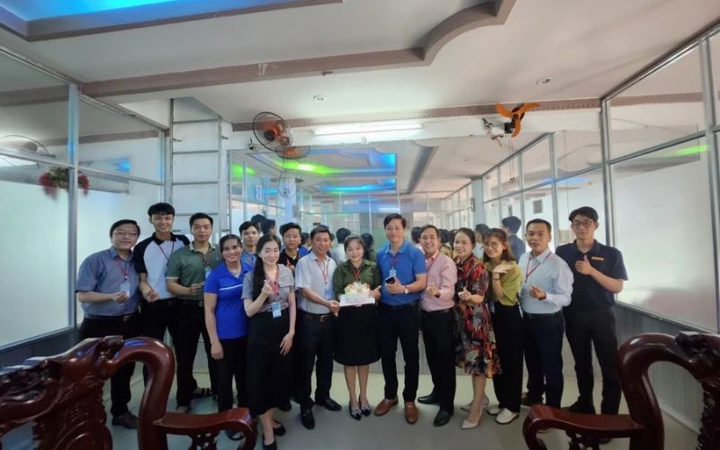 Mừng Sinh Nhật Cán Bộ, Nhân Viên & Người Lao Động – Văn Hóa Đẹp Tại Trường Trung Cấp Đại Việt TP Cần Thơ