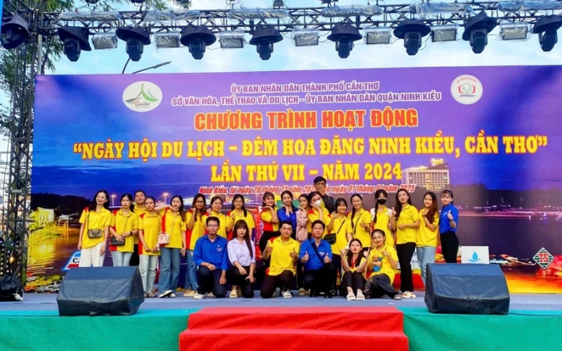 Ngày hội Du lịch - Đêm Hoa đăng Ninh Kiều lần VII tại Cần Thơ