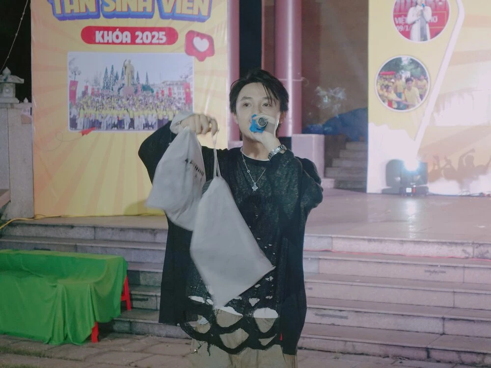 Nhật Hoàng Quậy Banh Nóc Đại Việt Cần Thơ