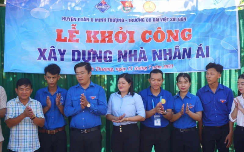 Nhật Ký Mùa Hè Xanh 2023 – Hành Trình Ngày Đầu Của Sinh Viên Đại Việt Cần Thơ