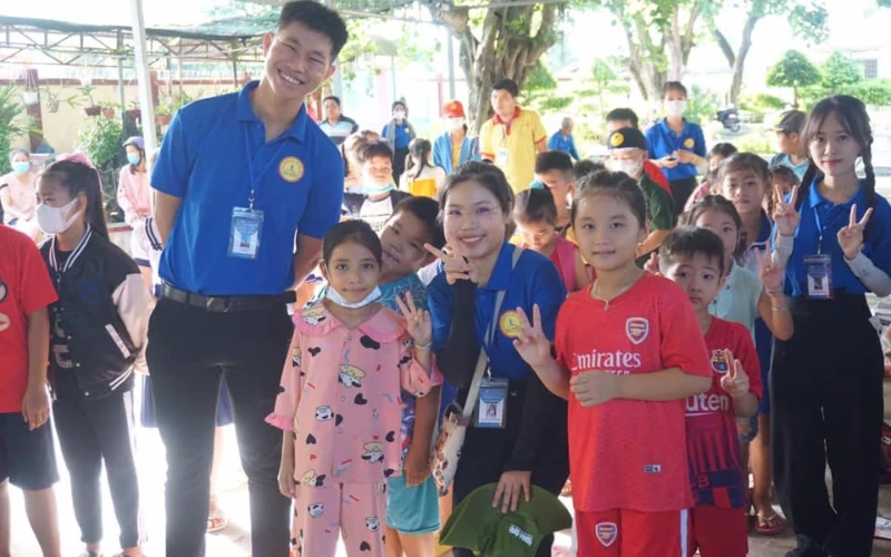 Nhật Ký Mùa Hè Xanh 2023 – Ngày 2 | Sinh Viên Đại Việt Cần Thơ Tình Nguyện