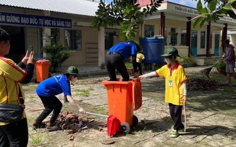 Chiến Sĩ Tình Nguyện Mùa Hè Xanh Đại Việt – Hoạt Động Ngày 13/07/2023
